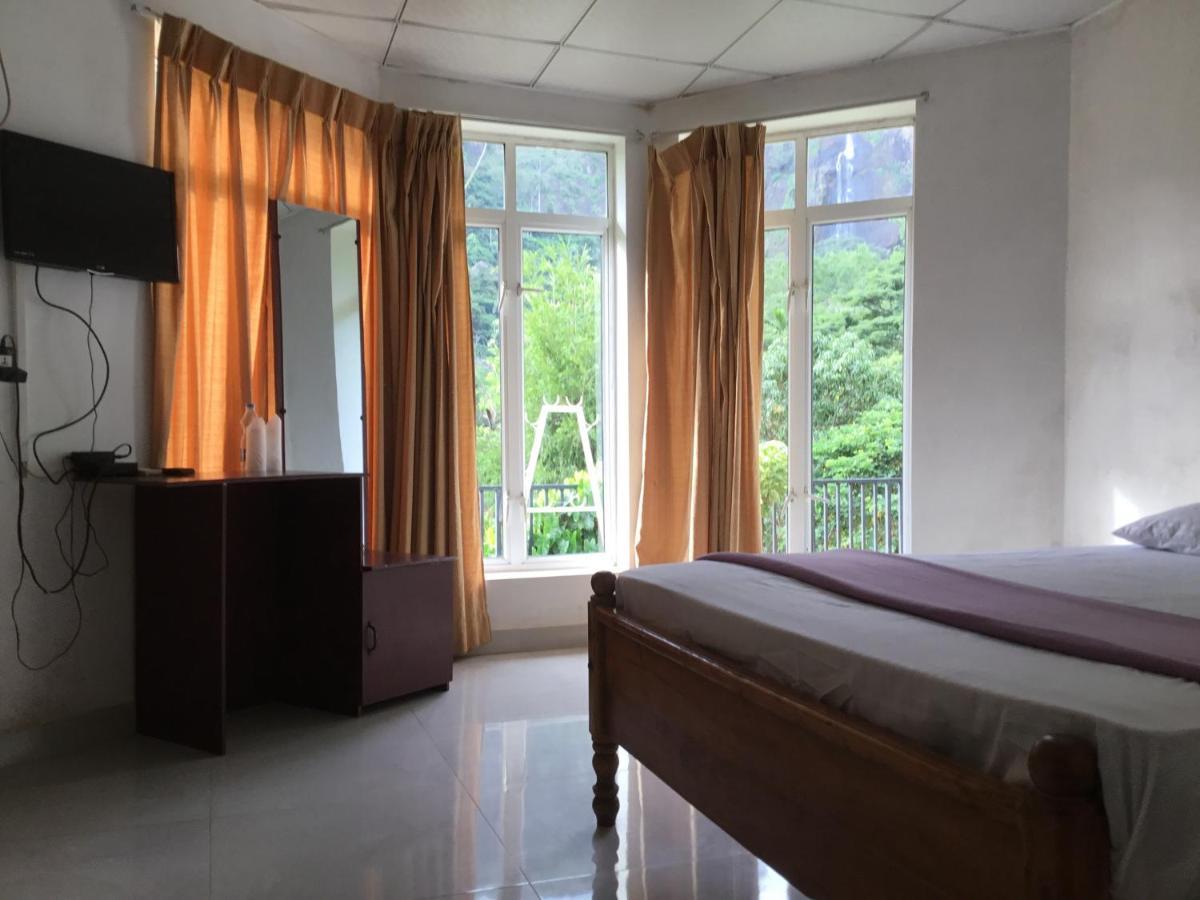 Diyaluma Falls Inn Koslanda Kültér fotó