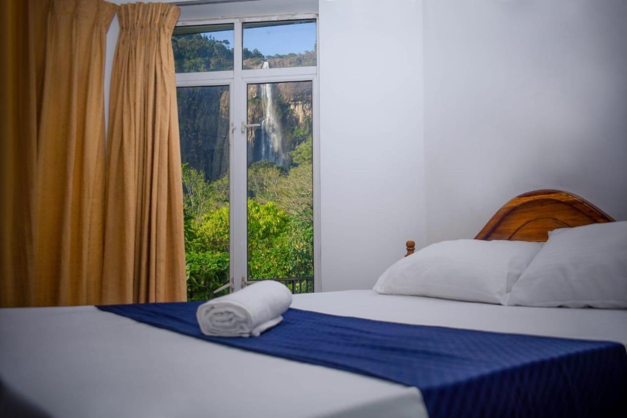 Diyaluma Falls Inn Koslanda Kültér fotó